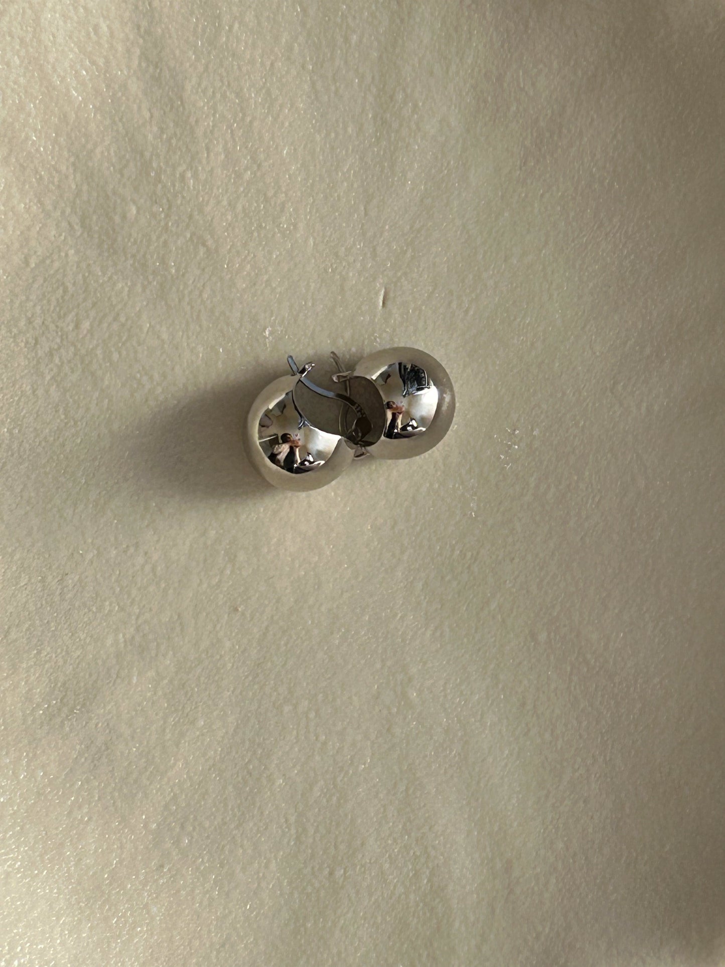 Ball earrings